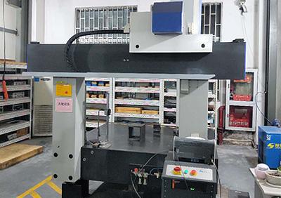 Three coordinate measuring machine